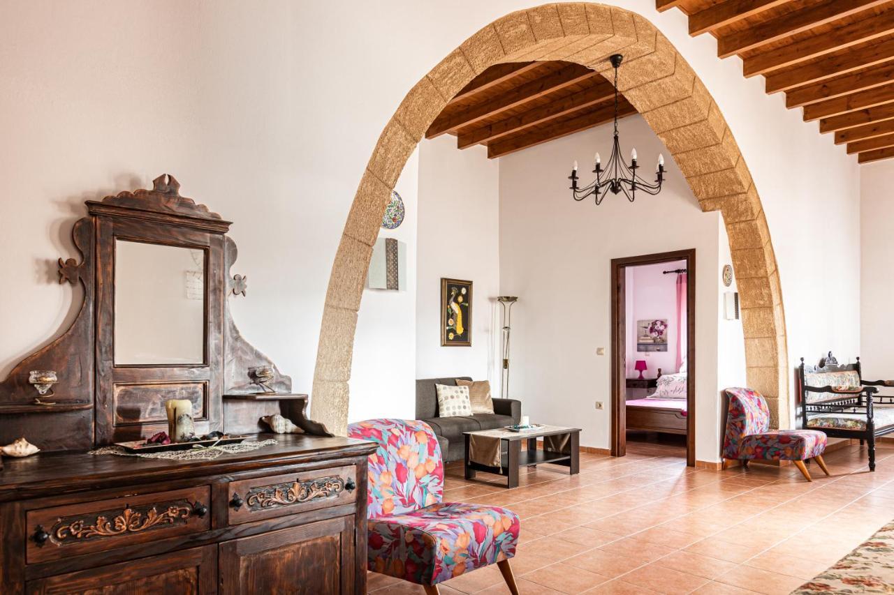 Casa Theoni Holiday home *